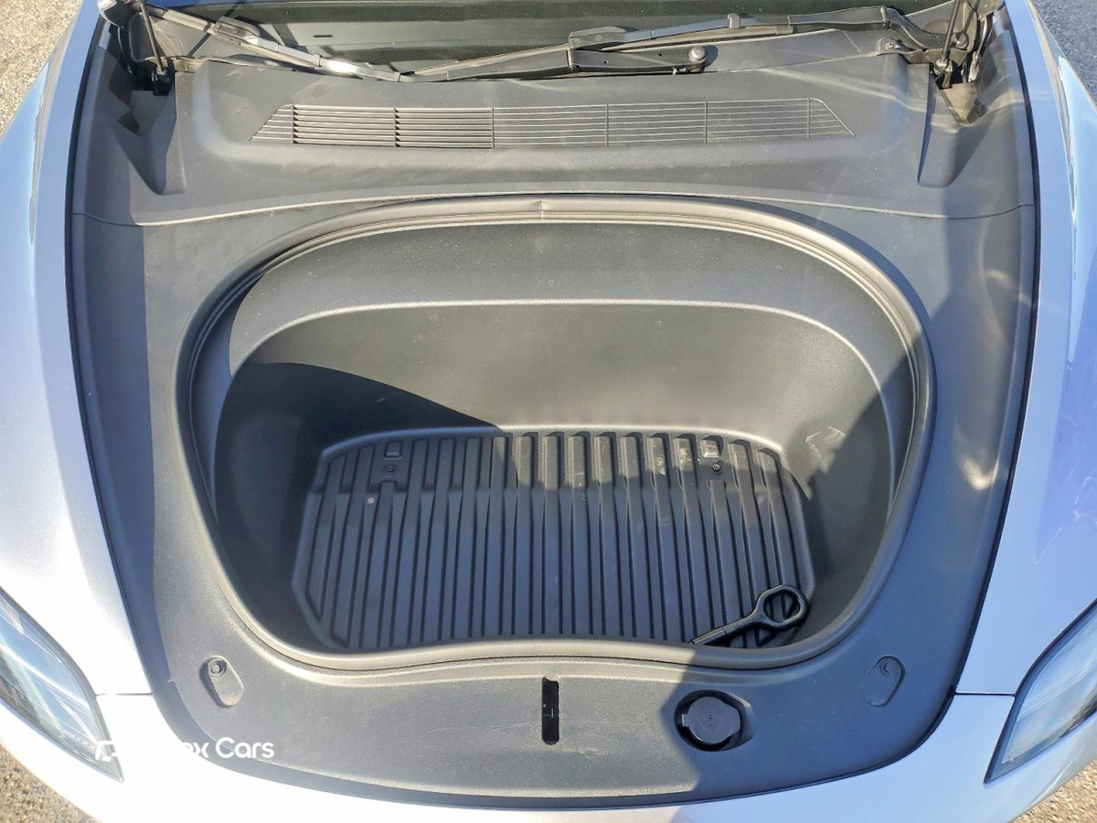 Tesla Model 3 2025