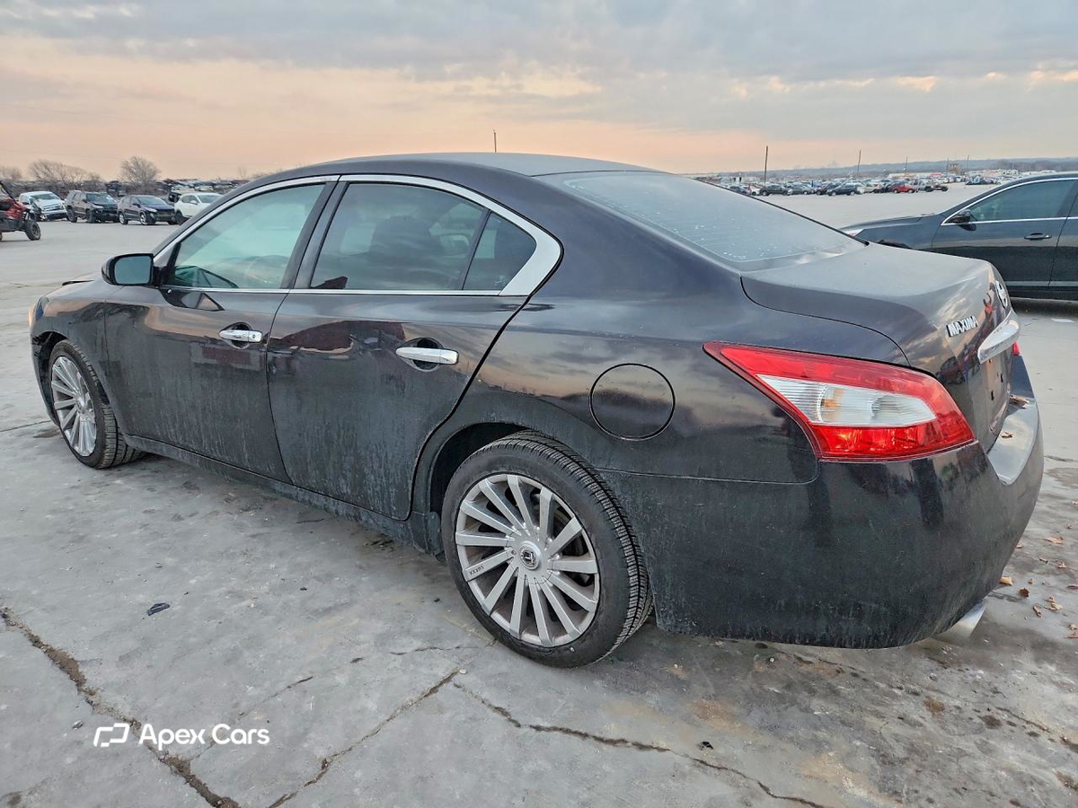 Nissan Maxima 2010