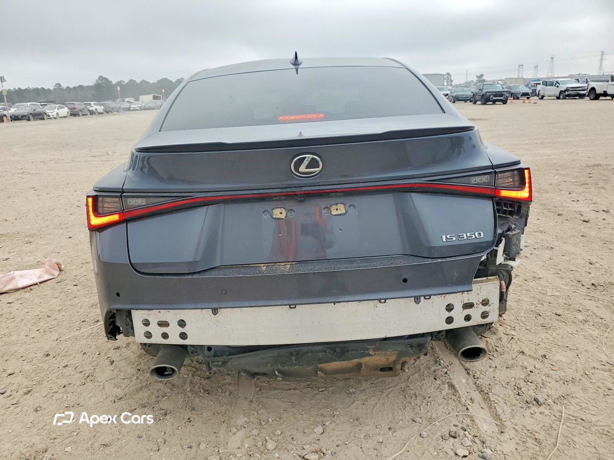 Lexus IS 2023