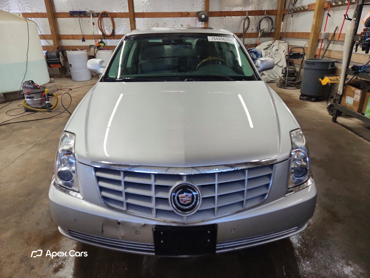 Cadillac DTS 2011
