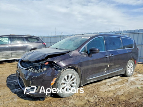 Chrysler Pacifica 2018 - Image 1 of 13