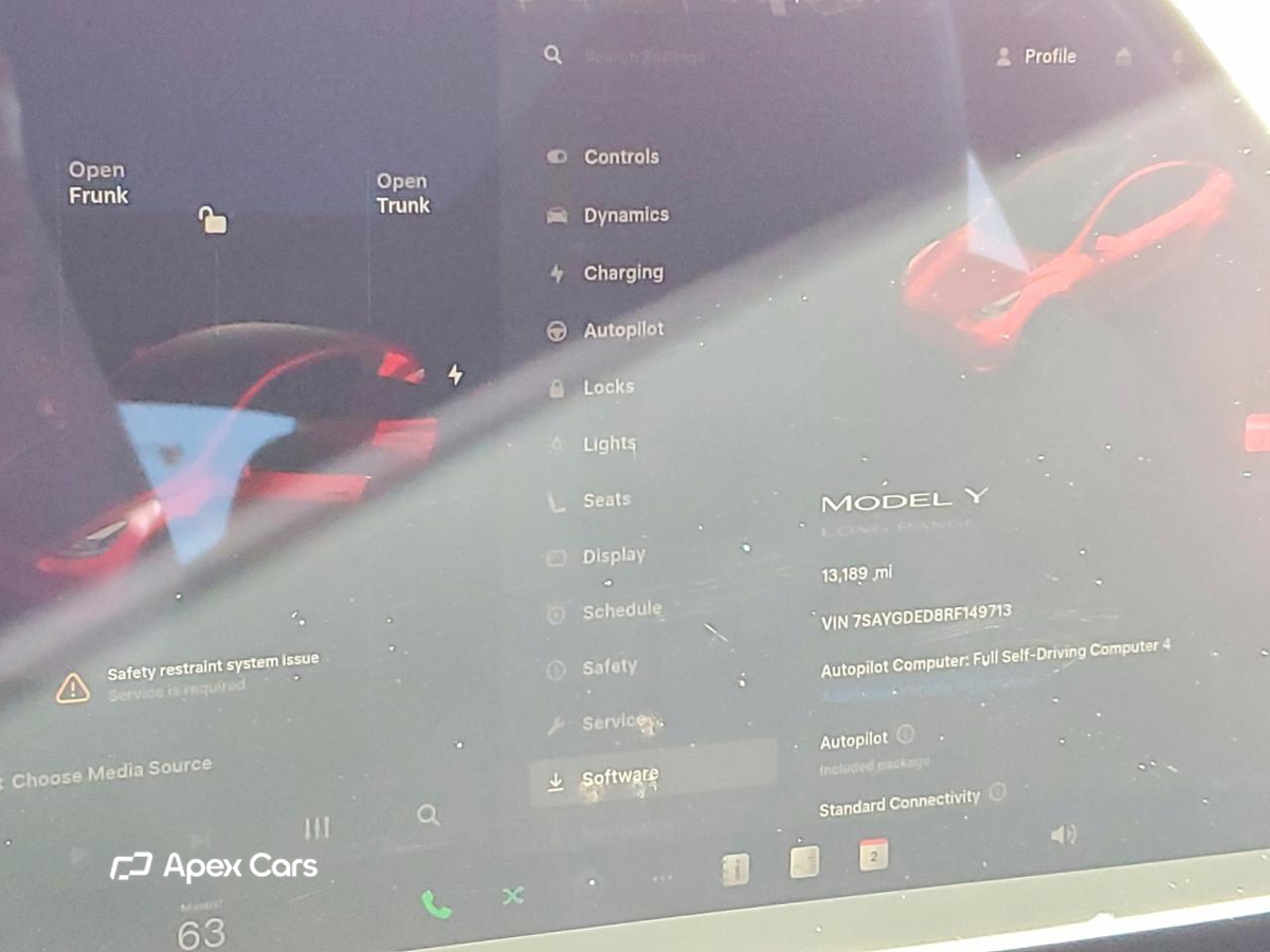 Tesla Model Y 2024