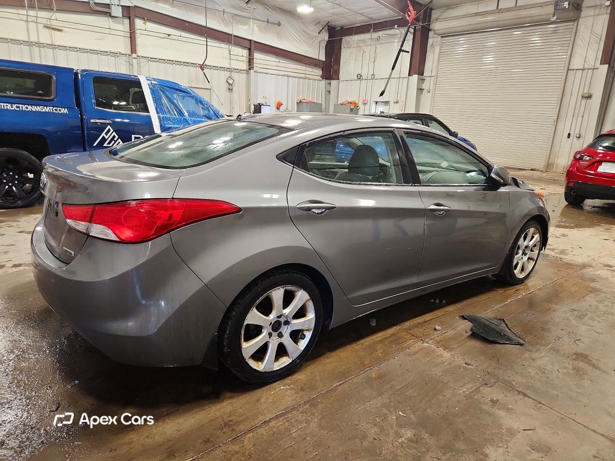 Hyundai Elantra 2012