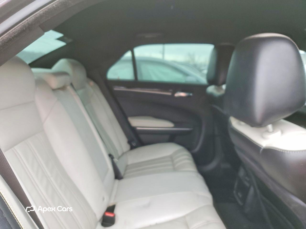 Chrysler 300 2021
