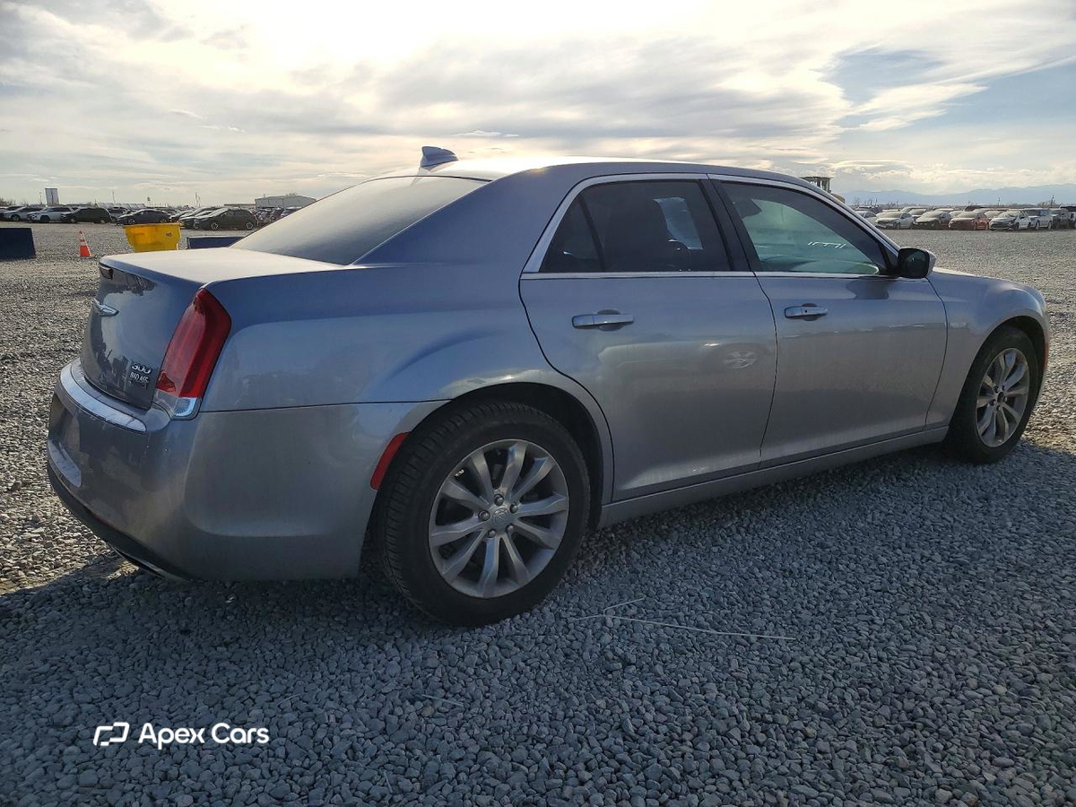 Chrysler 300 2017