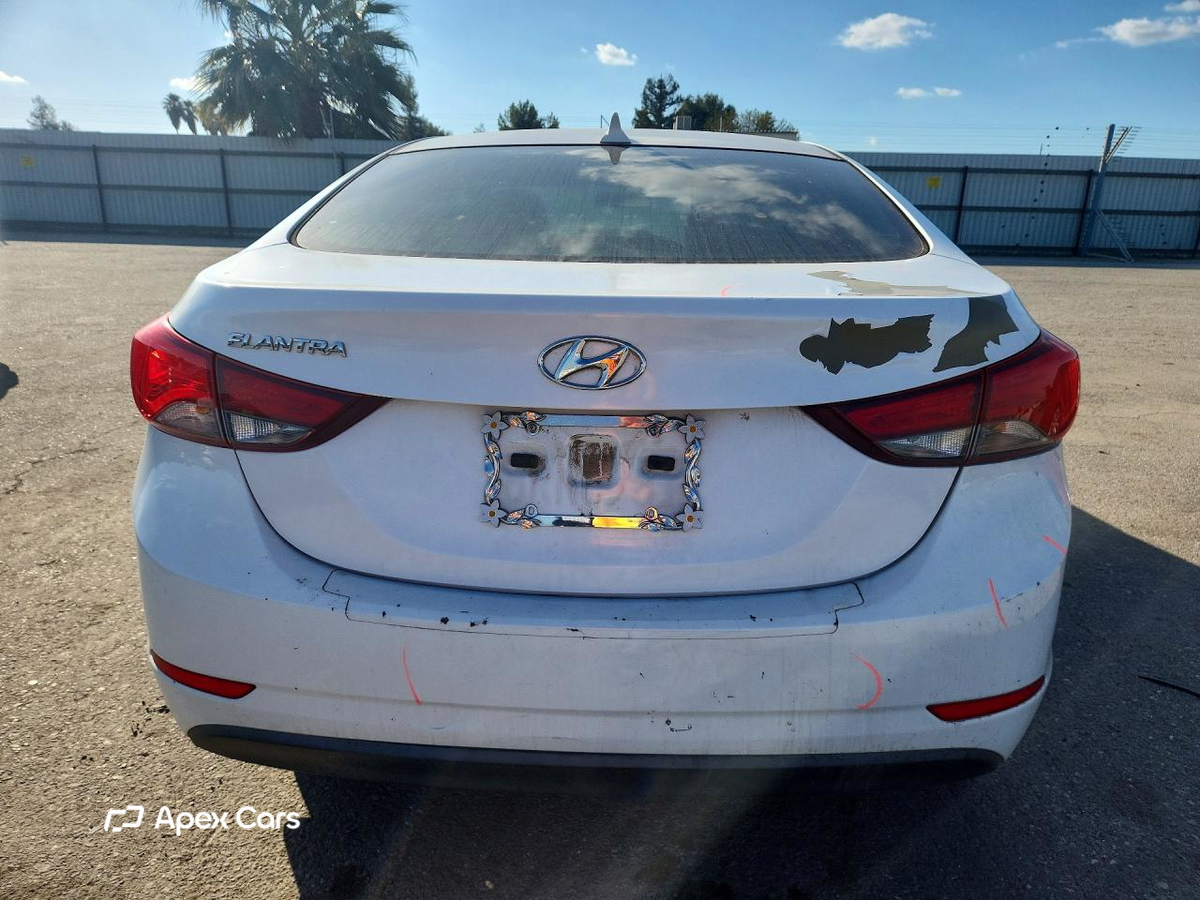 Hyundai Elantra 2015