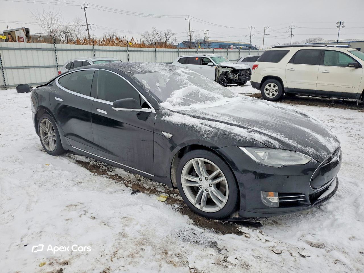Tesla Model S 2015