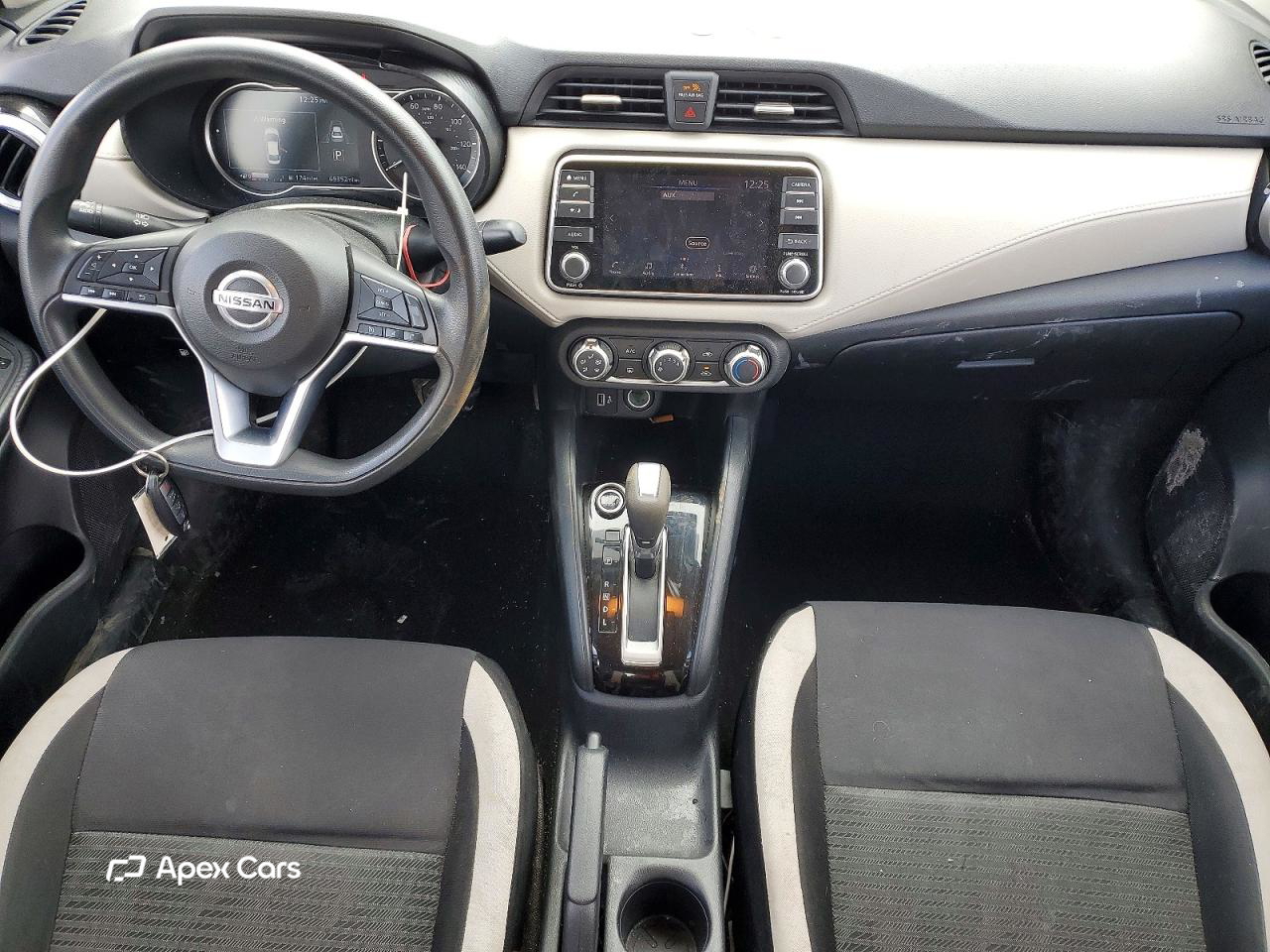 Nissan Versa 2021