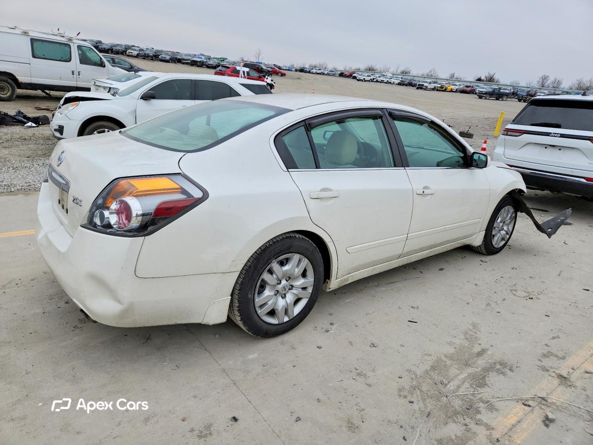 Nissan Altima 2010