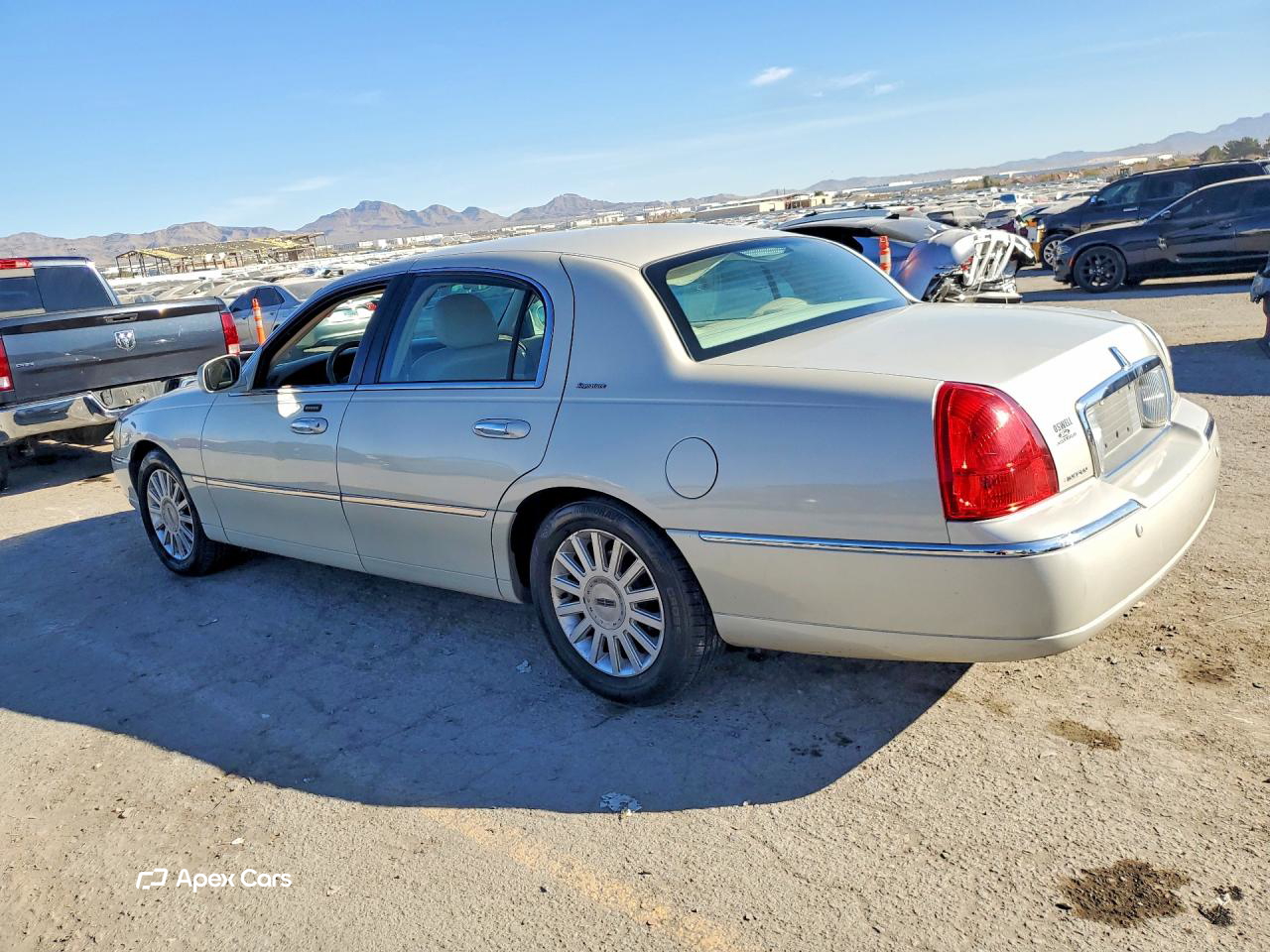 Lincoln Town Car 2005