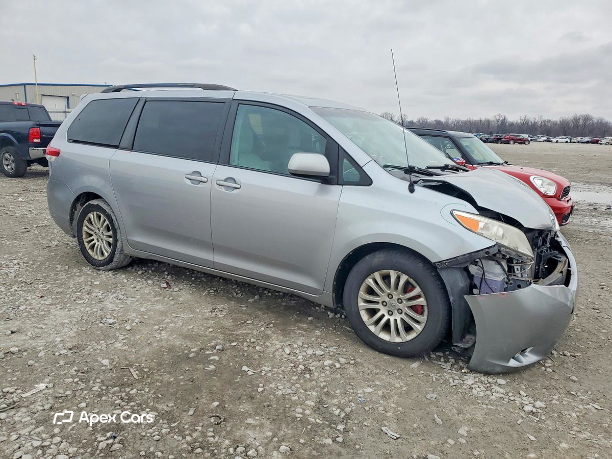 Toyota Sienna 2012