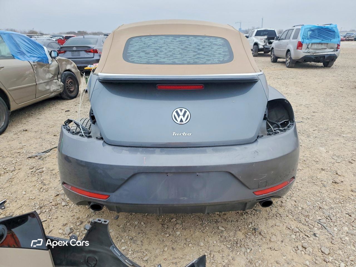 Volkswagen Beetle 2013
