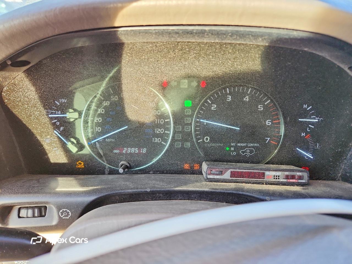 Lexus LX 2003