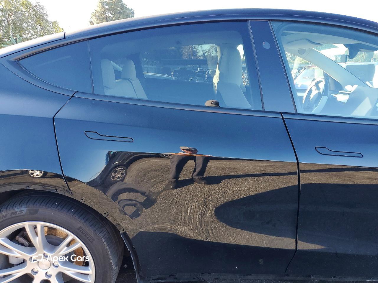 Tesla Model Y 2024