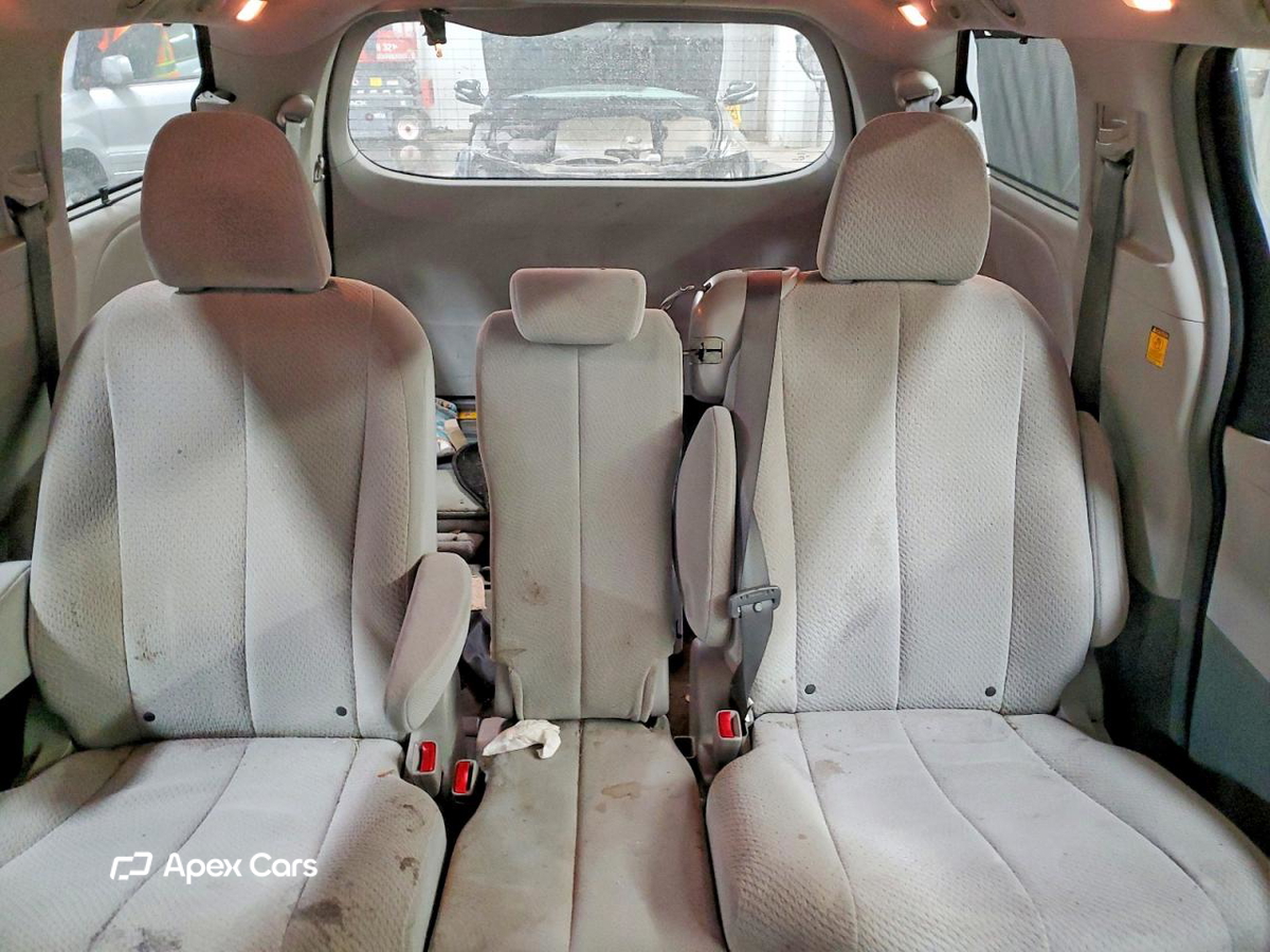 Toyota Sienna 2012