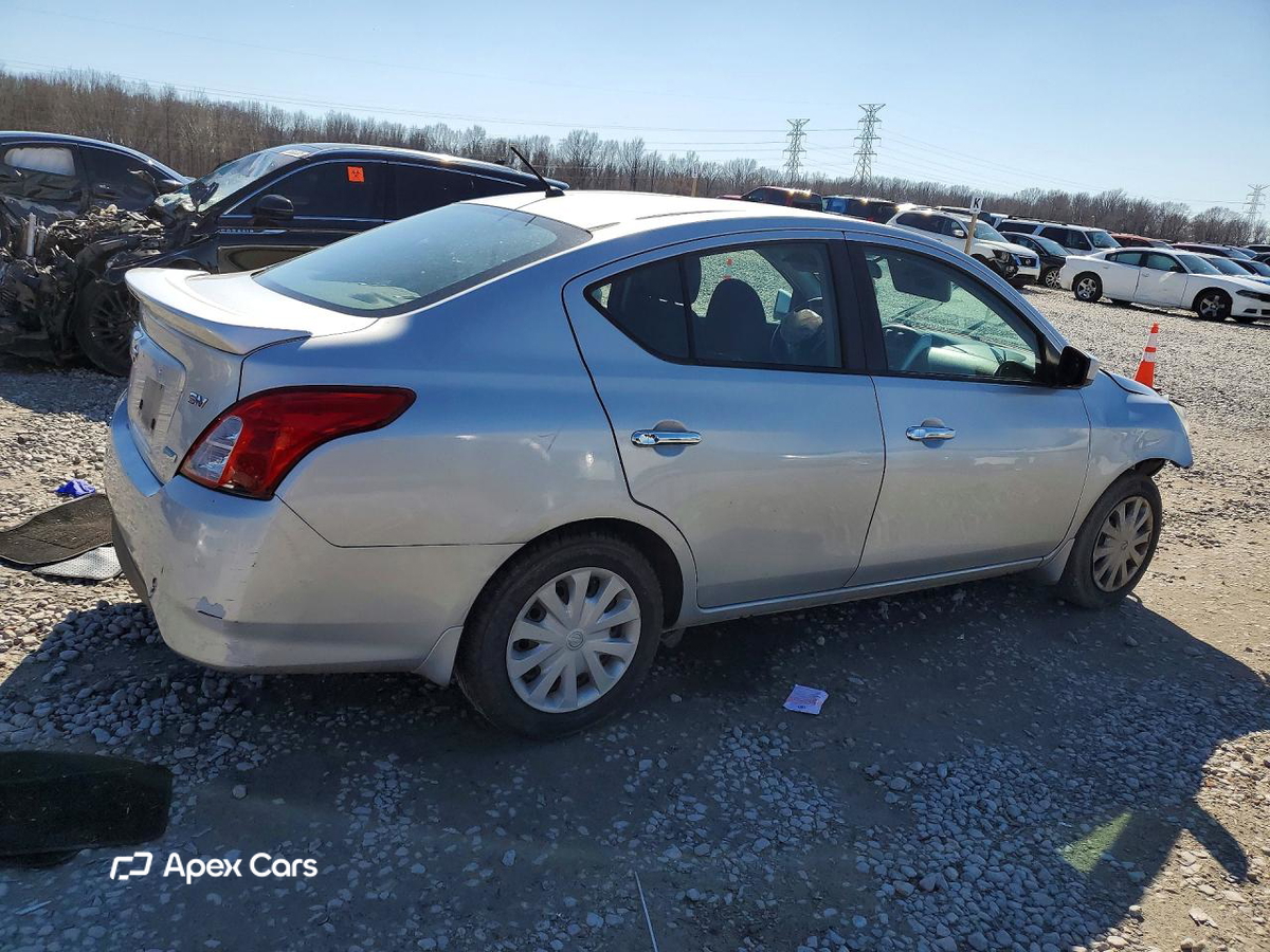Nissan Versa 2016