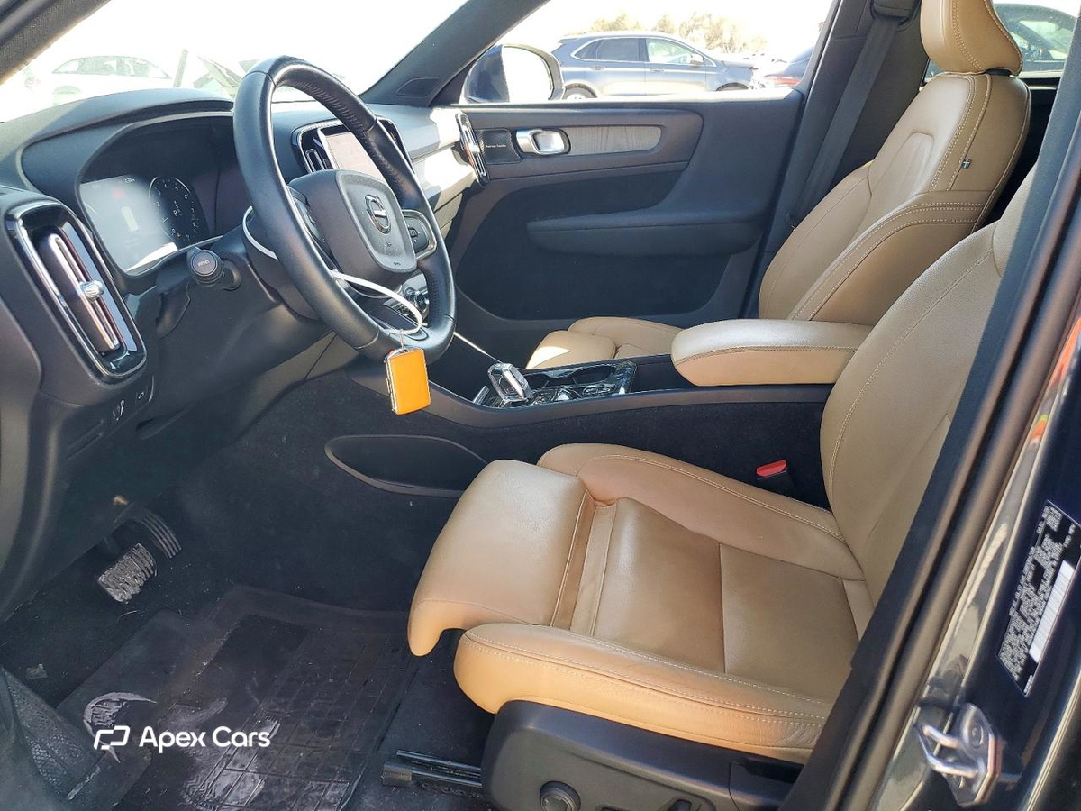 Volvo XC40 2021