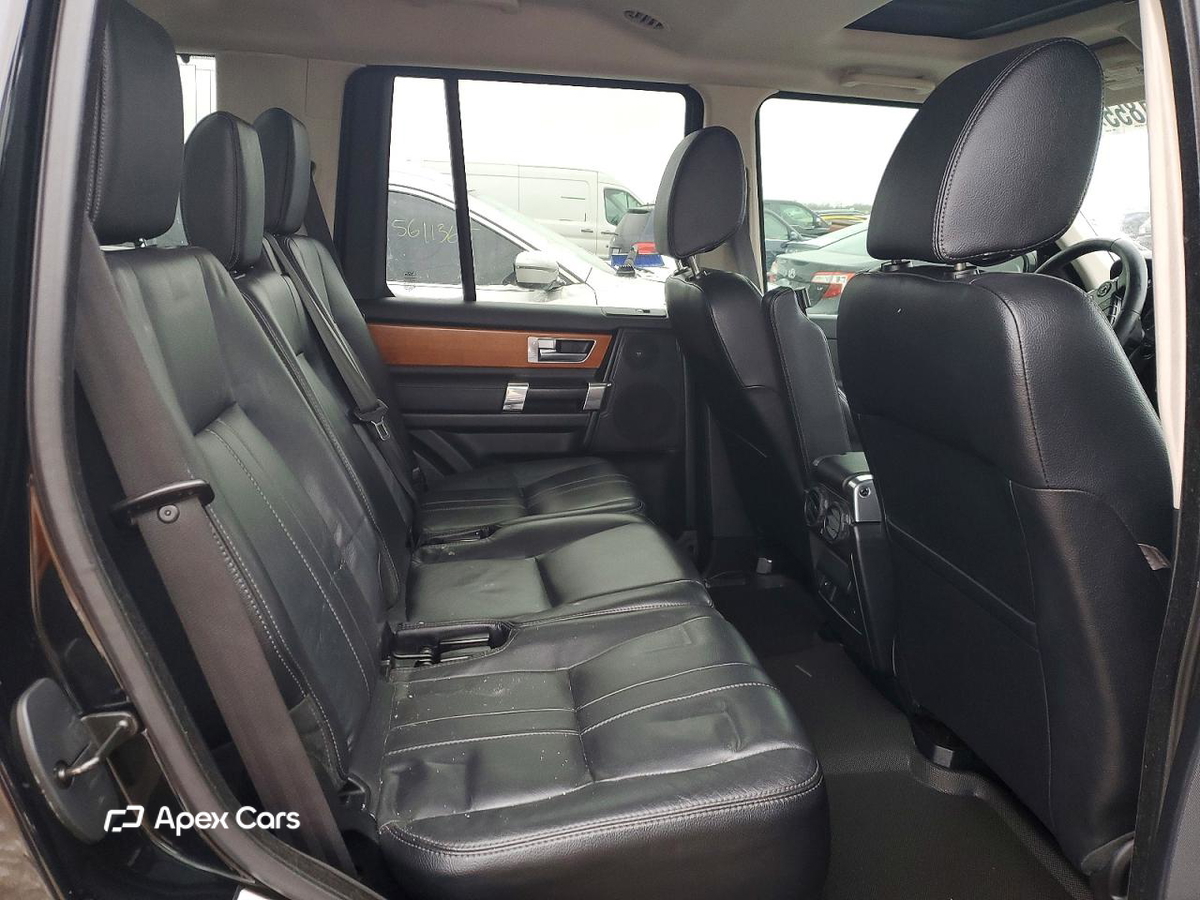 Land Rover LR4 2015