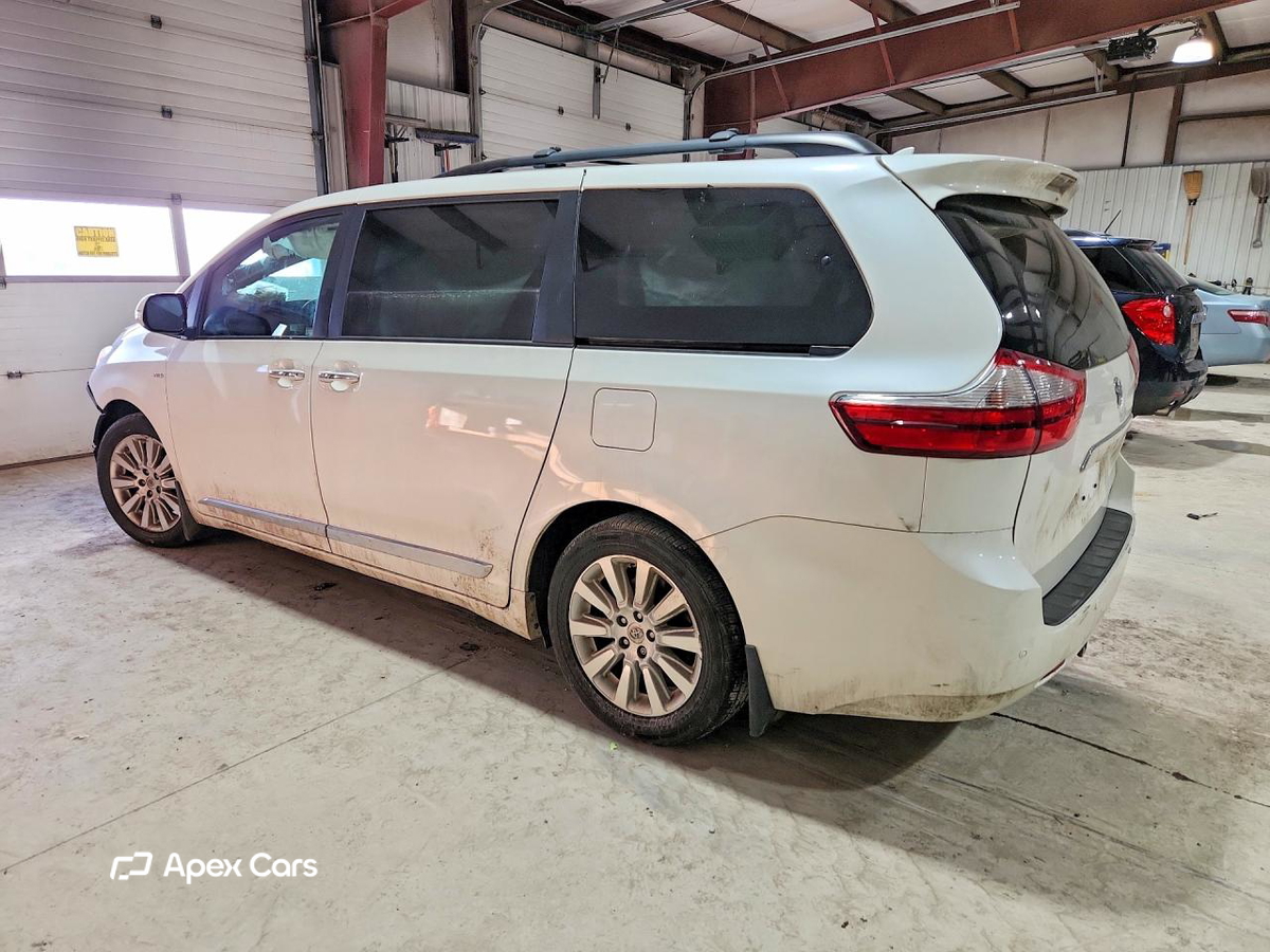 Toyota Sienna 2016