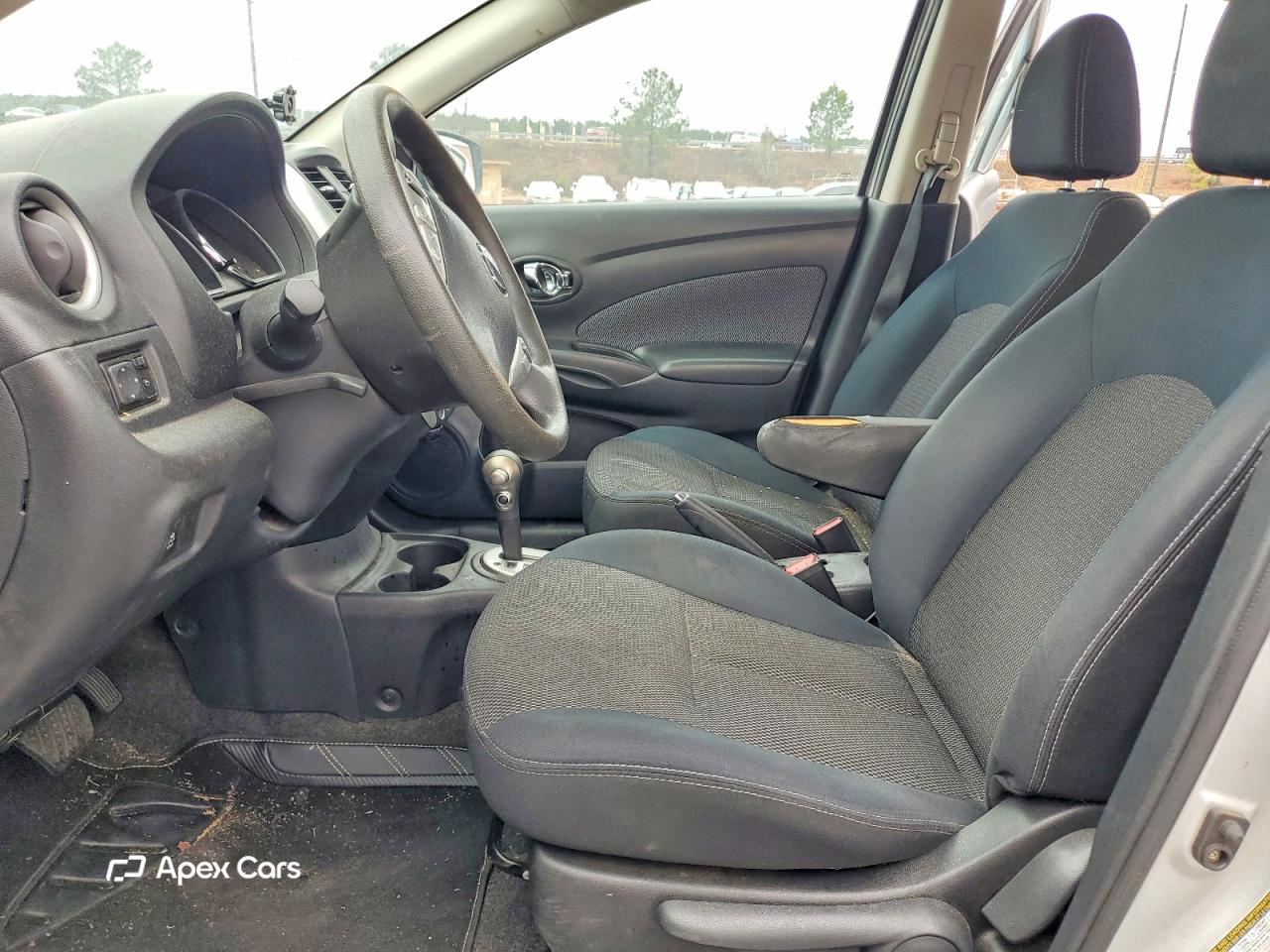Nissan Versa 2015