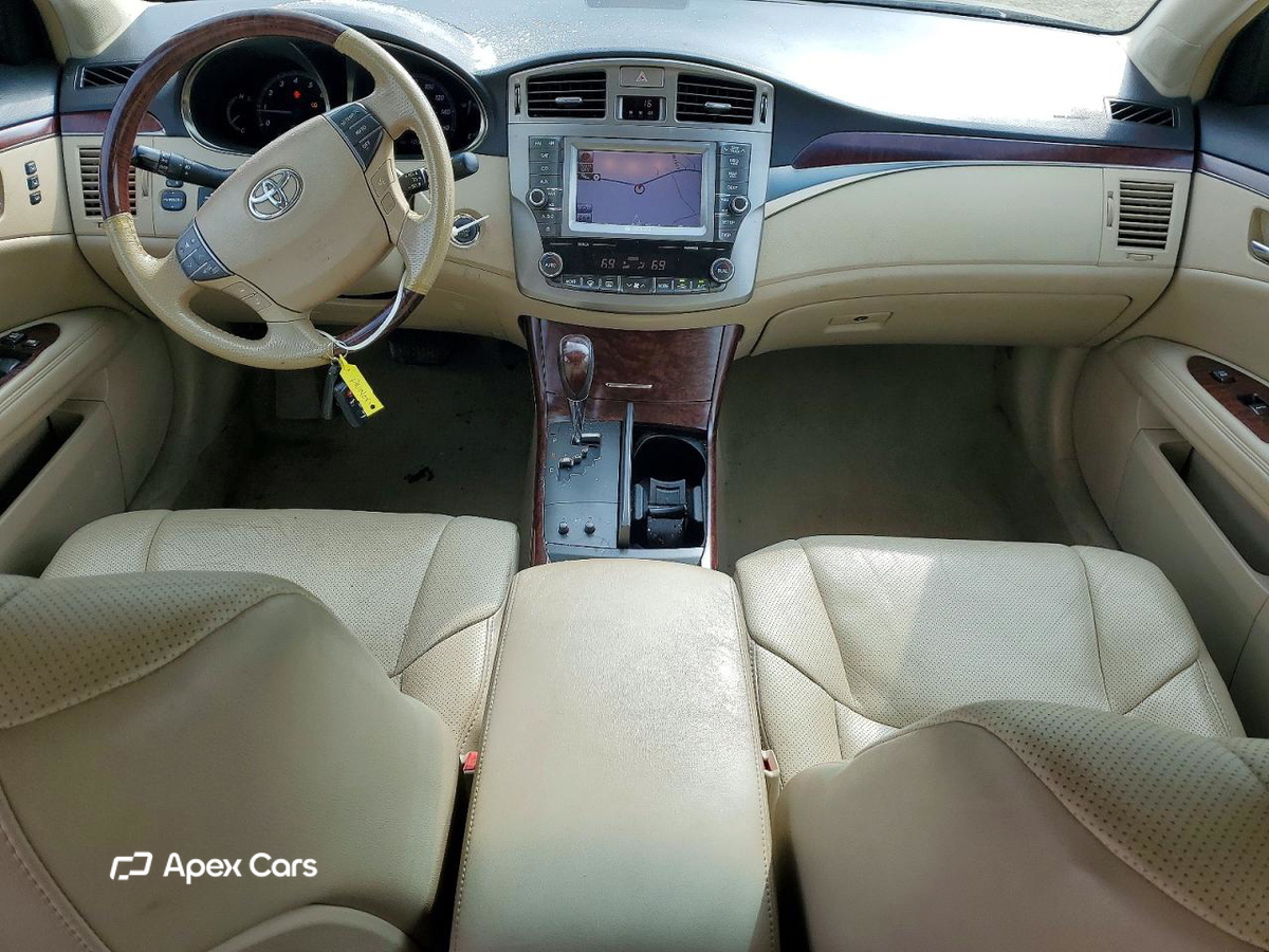 Toyota Avalon 2011