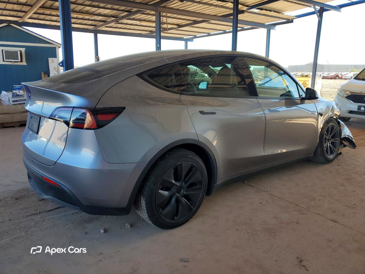 Tesla Model Y 2025