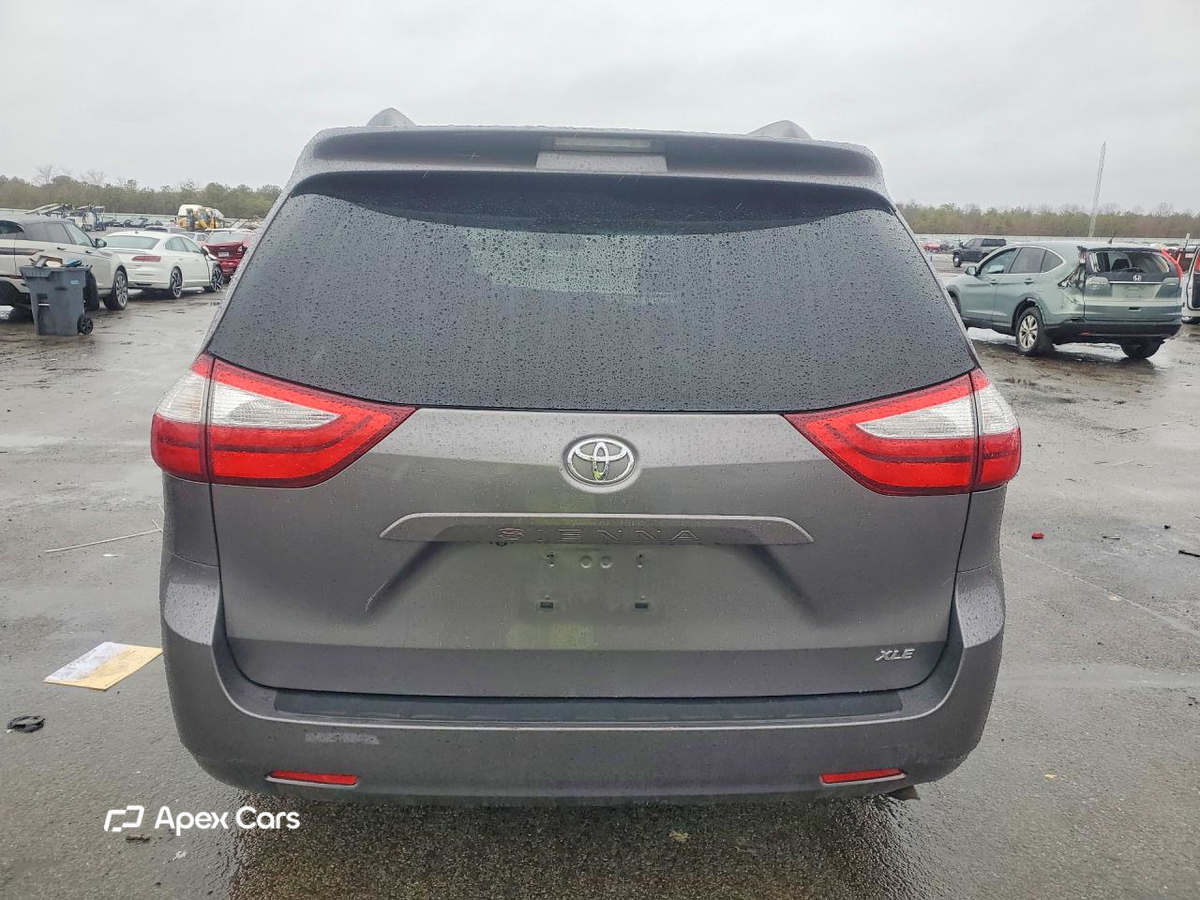 Toyota Sienna 2015