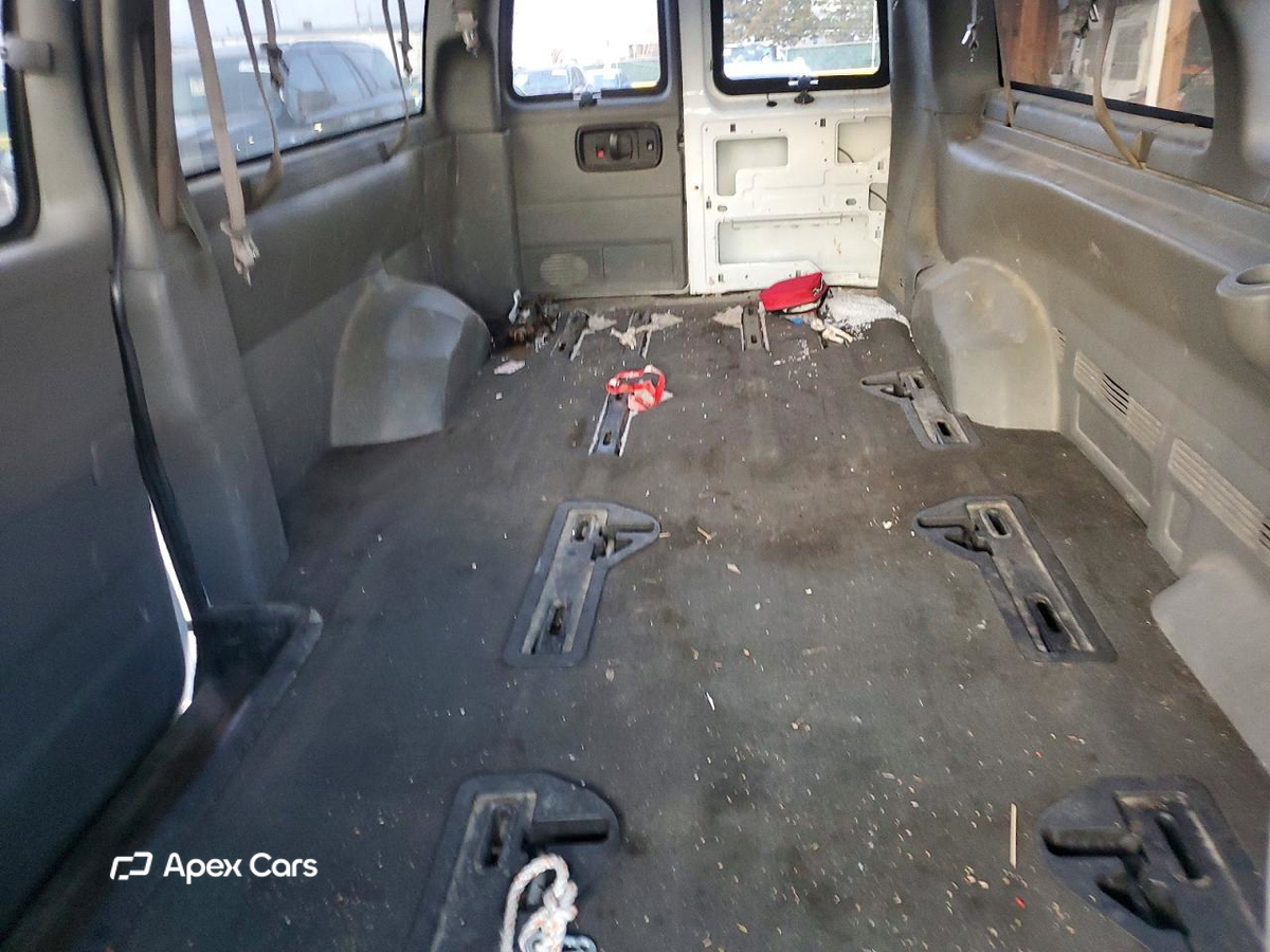 Chevrolet Express 2012
