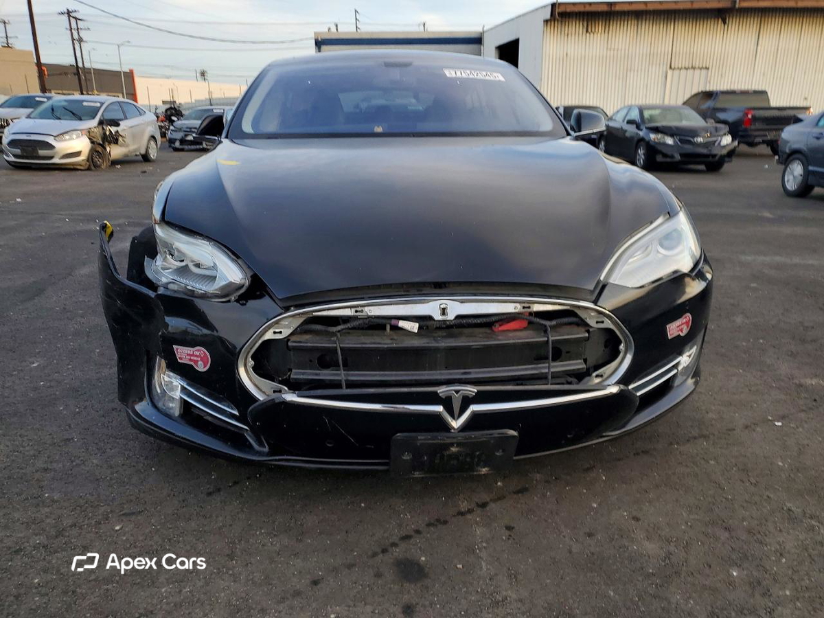 Tesla Model S 2014
