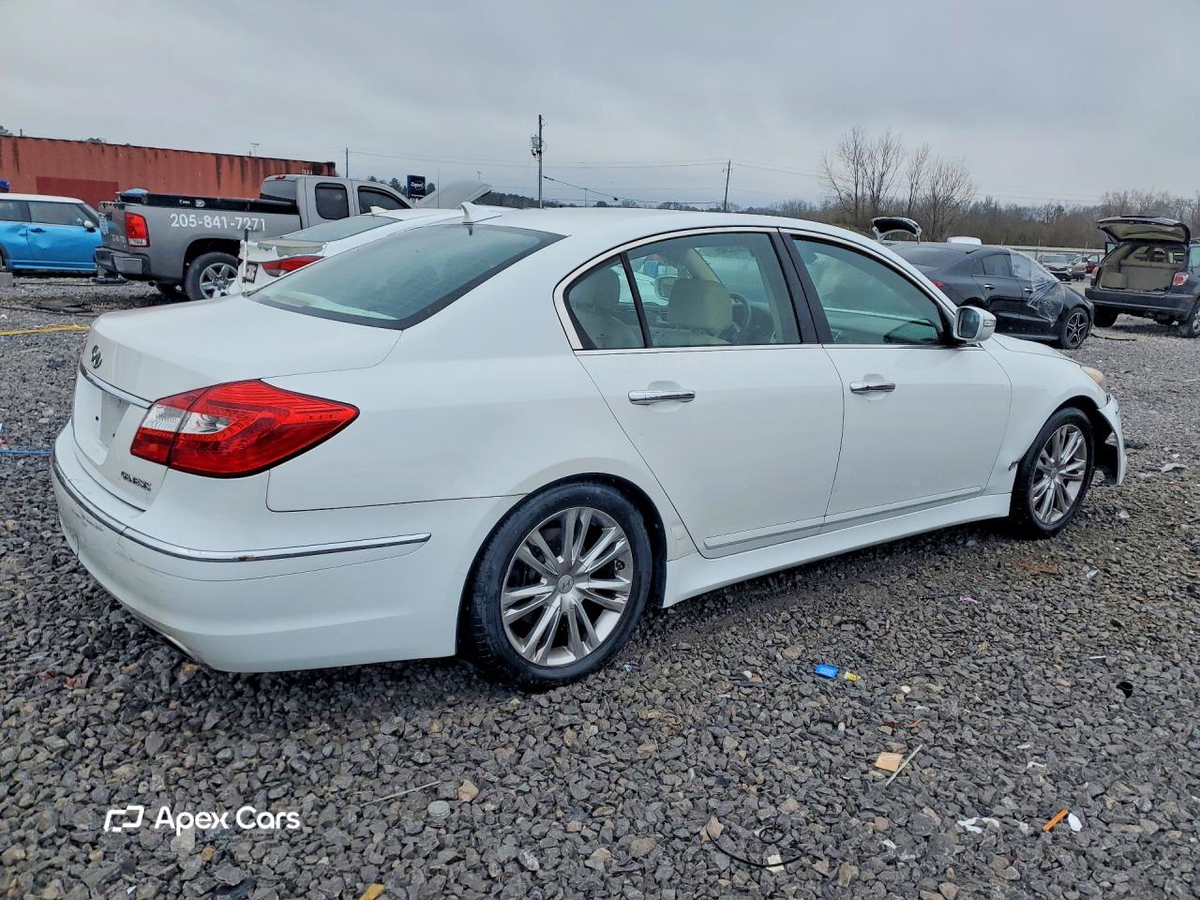 Hyundai Genesis 2013