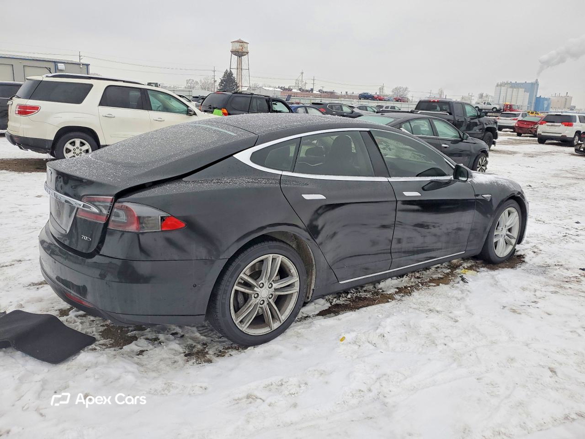 Tesla Model S 2015
