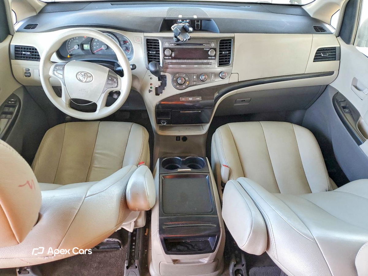 Toyota Sienna 2011