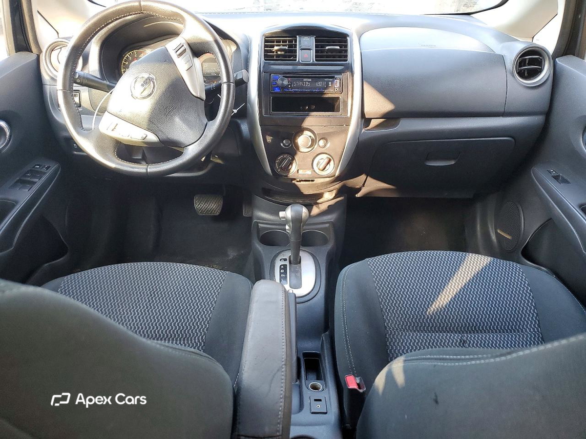Nissan Versa 2015