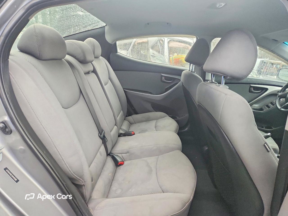 Hyundai Elantra 2013