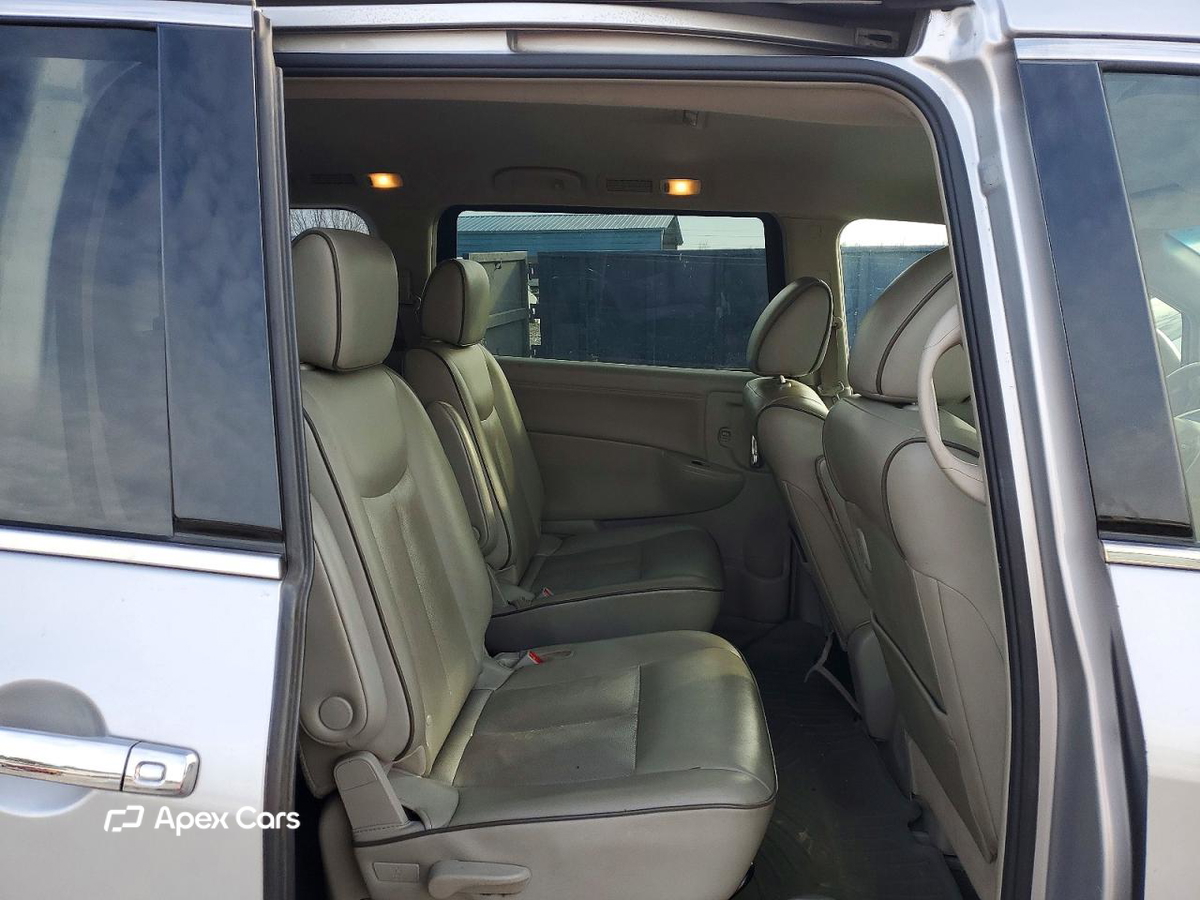 Nissan Quest 2015