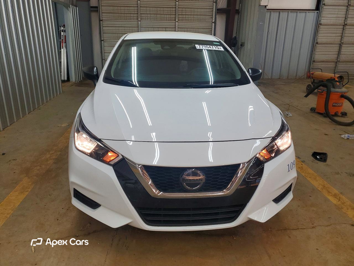 Nissan Versa 2021