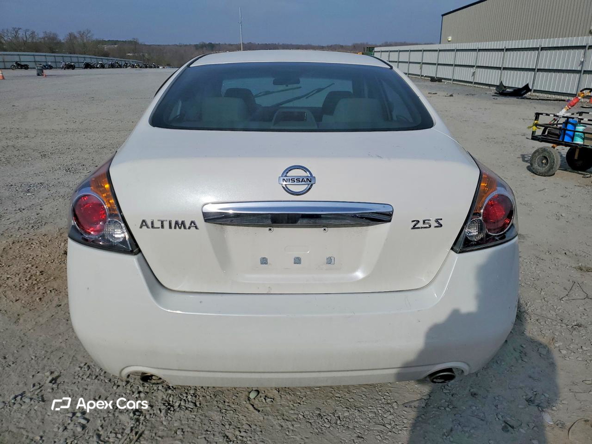 Nissan Altima 2011