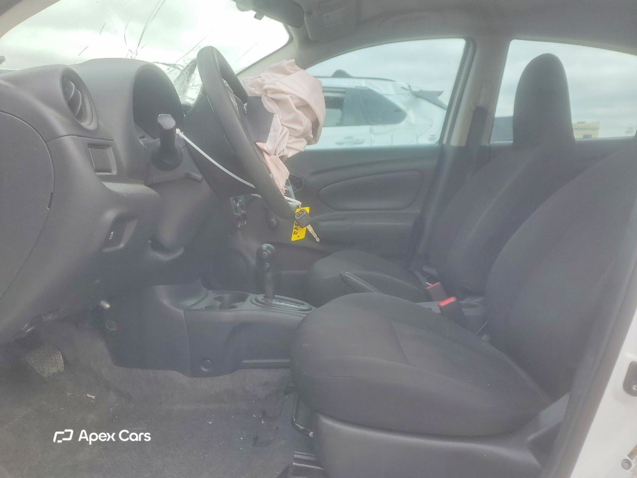 Nissan Versa 2015