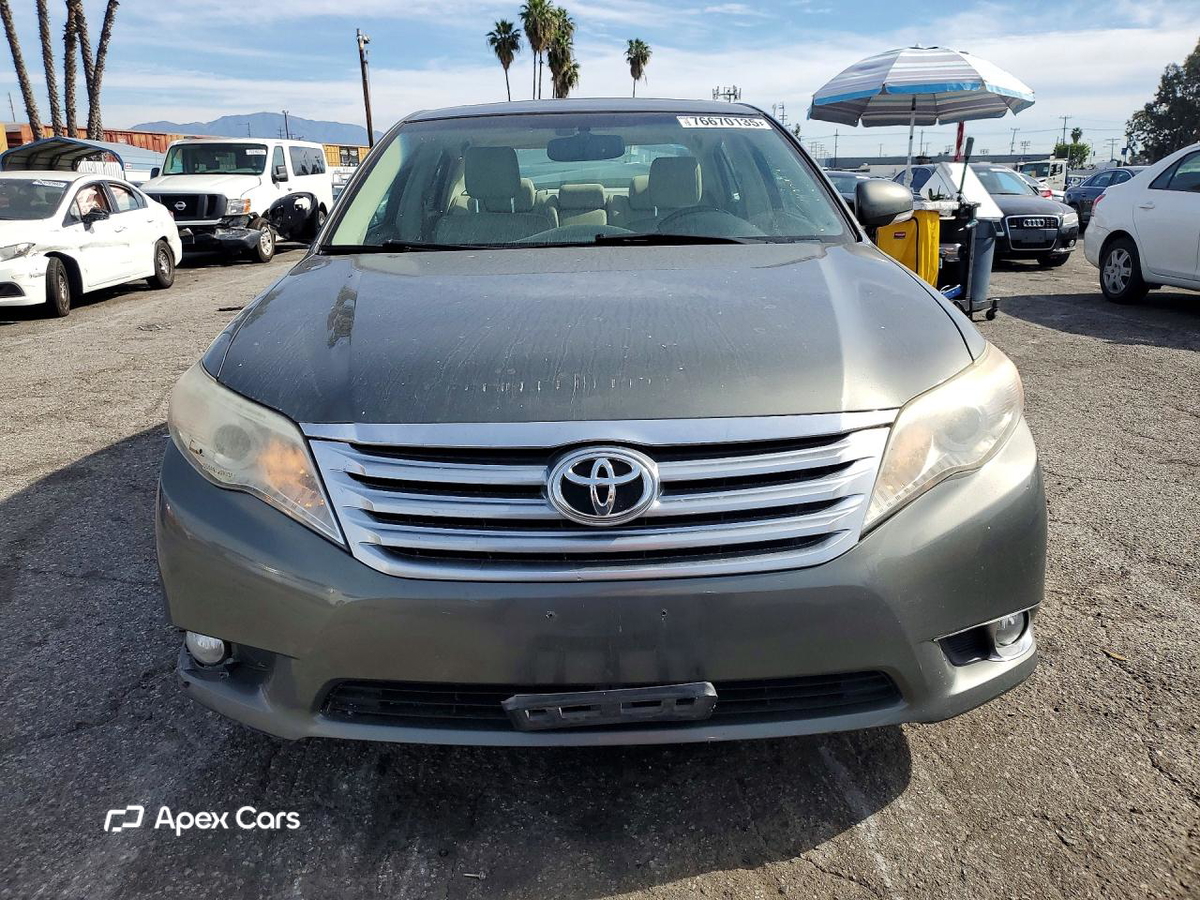 Toyota Avalon 2012