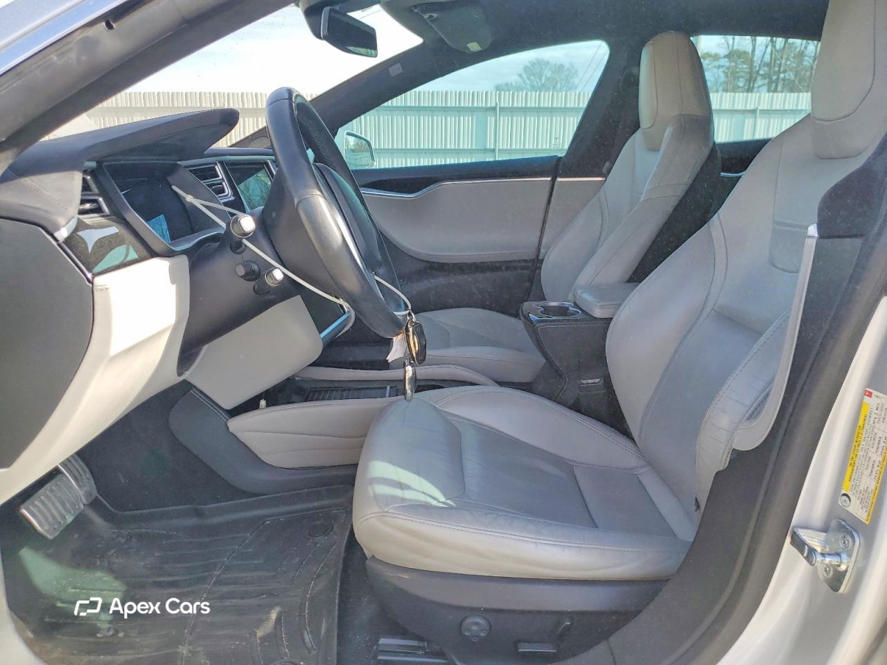 Tesla Model S 2015