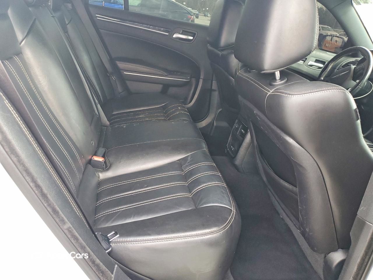 Chrysler 300 2019