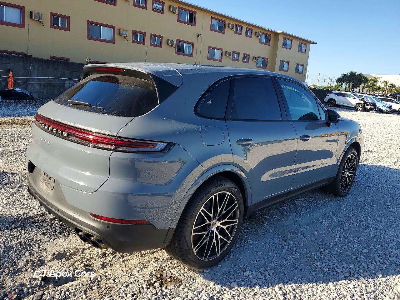 Porsche Cayenne 2025