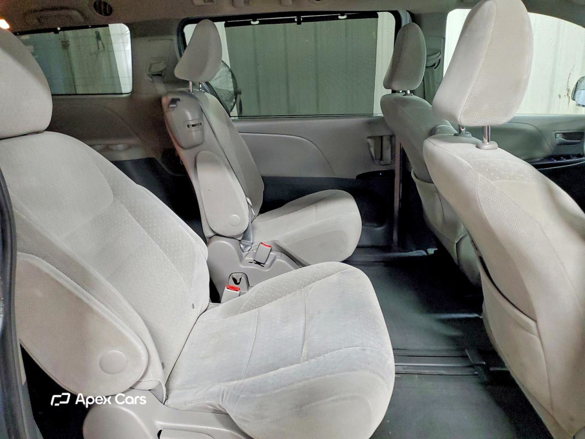 Toyota Sienna 2016