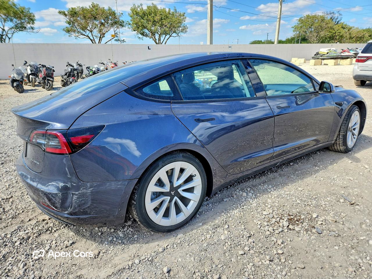 Tesla Model 3 2022