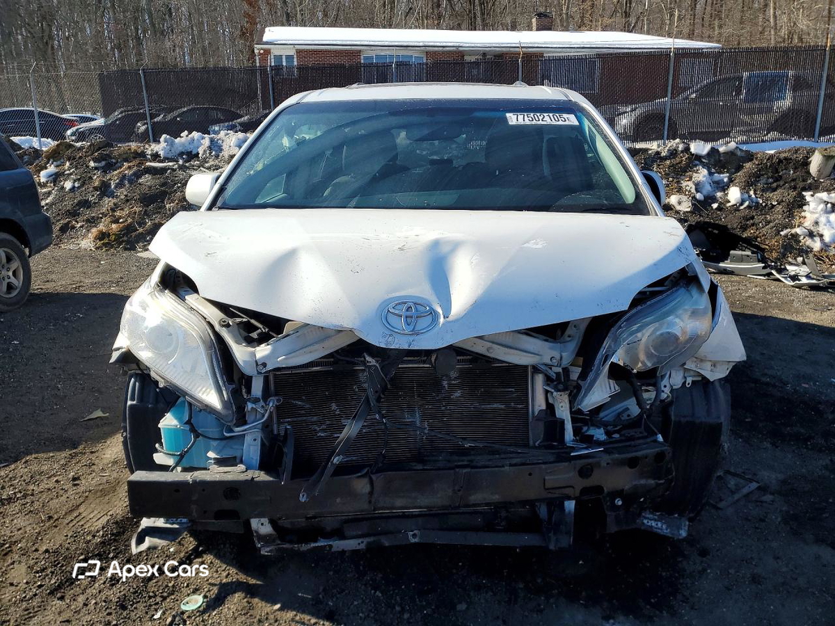 Toyota Sienna 2016