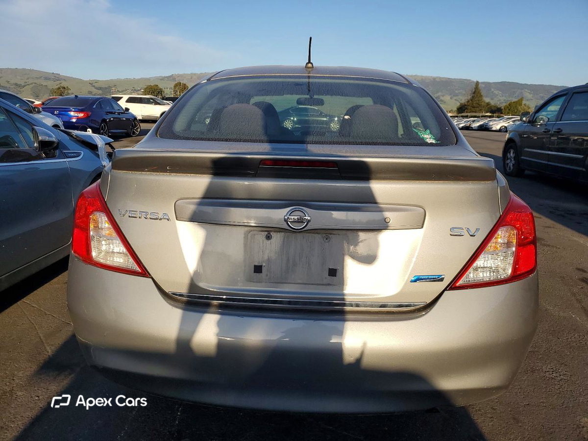 Nissan Versa 2014