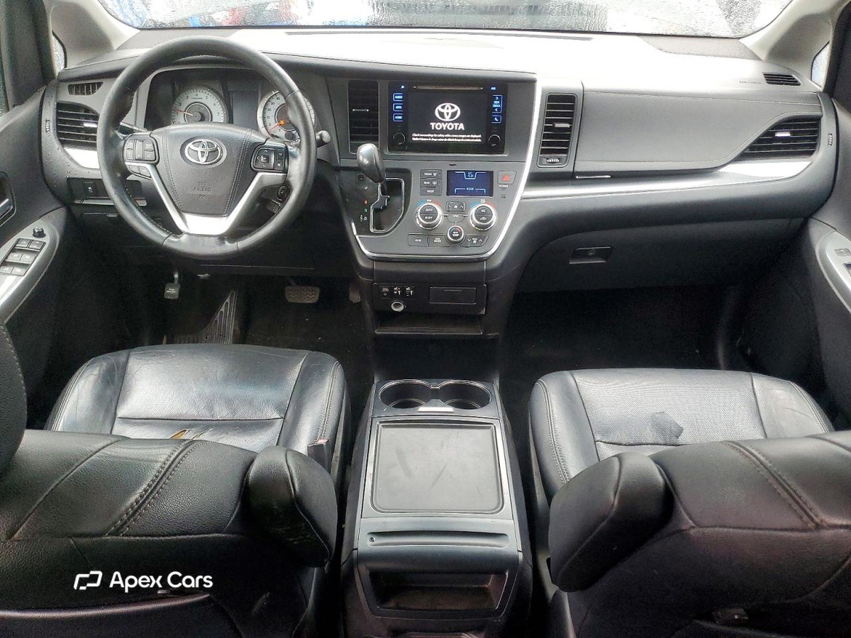 Toyota Sienna 2015