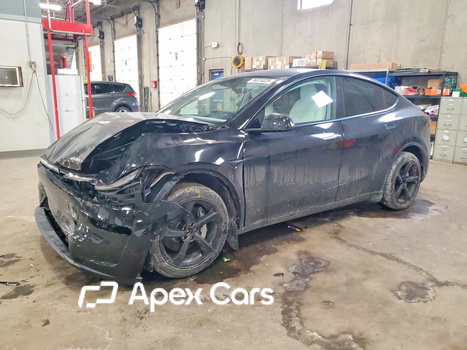 Tesla Model Y 2026 - Image 1 of 15