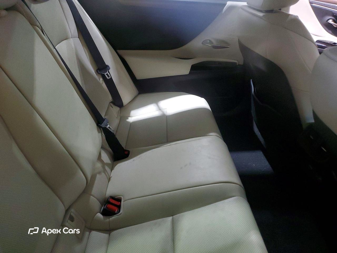 Lexus ES 2024