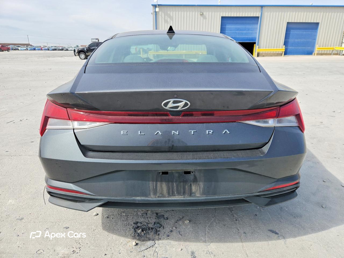 Hyundai Elantra 2021
